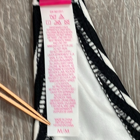 NWOT Victoria’s Secret The Bow Bikini Side Tie Bottom and Strappy Bandeau Top M - Picture 13 of 16
